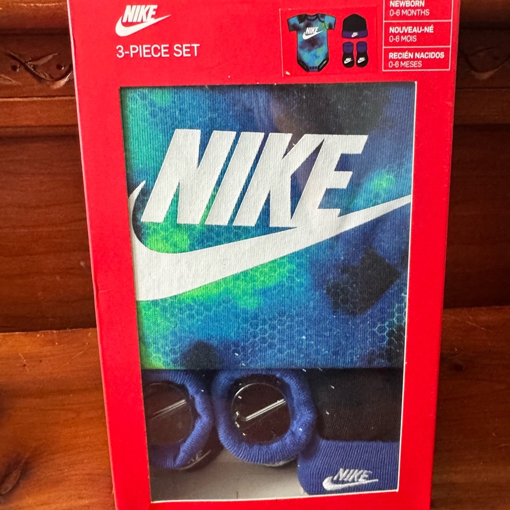 Nike Red 3-Piece Baby Set